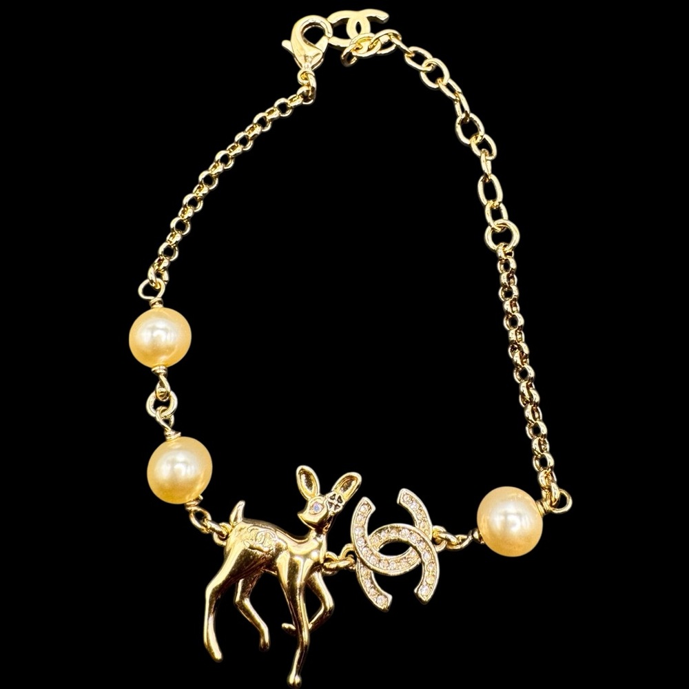 Chanel Gold and Pearl bracelet - Picture 2 of 2